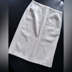 ✨ Wilfred (Aritzia) Vegan Leather Midi Skirt – Cream | Size 6